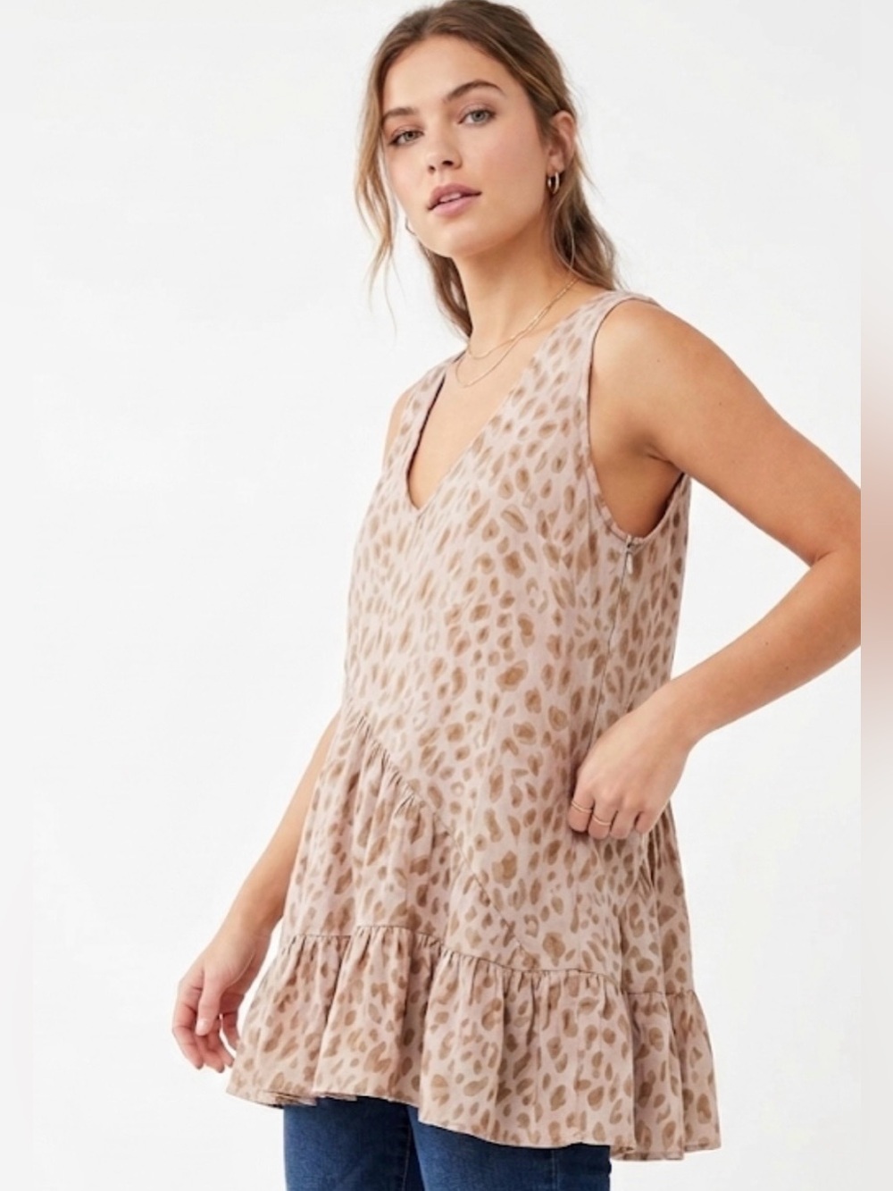 Cecico Leopard Print Sleeveless Blouse size medium